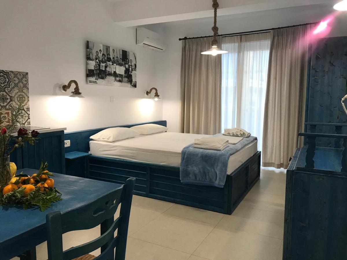 ฟิโลเซเนีย อพาร์ตเมนท์ แอนด์ สตูดิโอ Aparthotel เธโอโลกอส ภายนอก รูปภาพ